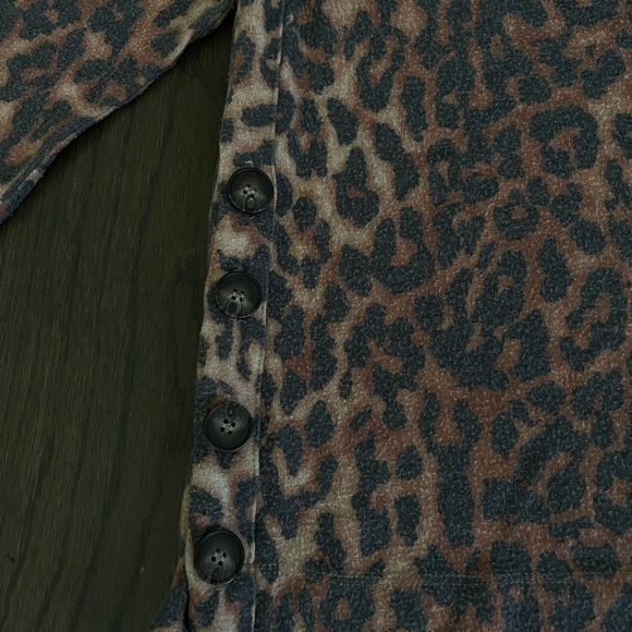 Cheetah sweater - Picture 3 of 5